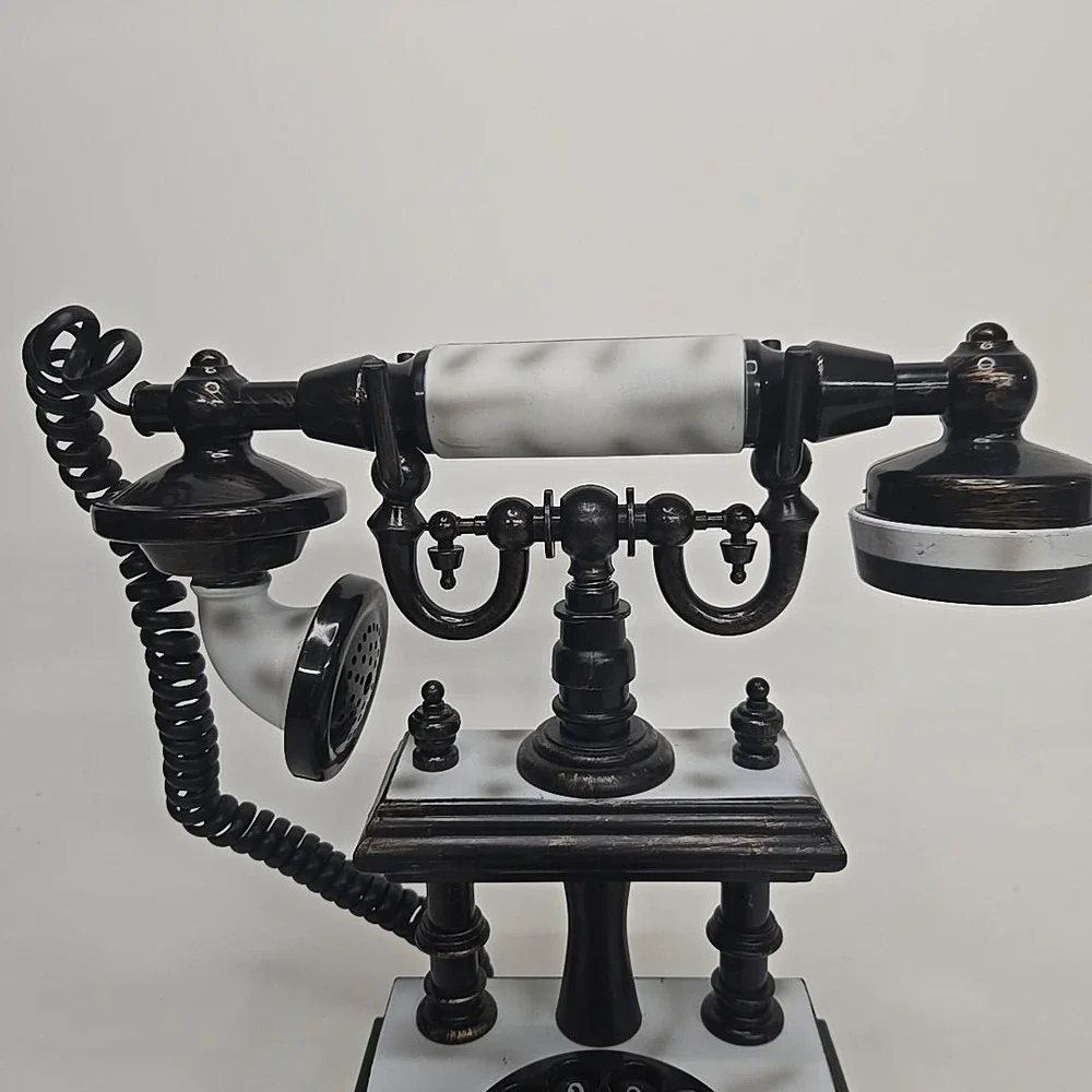 Gemmy Halloween Lighted Spooky Talking Telephone Rotary Phone Skull Prop Working